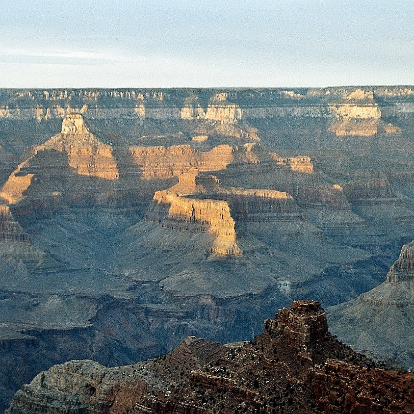 763 USA, Arizona, Grand Canyon Der Grand Canyon (Gewaltige Schlucht) ist eine steile, etwa 450 km lange Schlucht im Norden des US-Bundesstaats Arizona, die über...