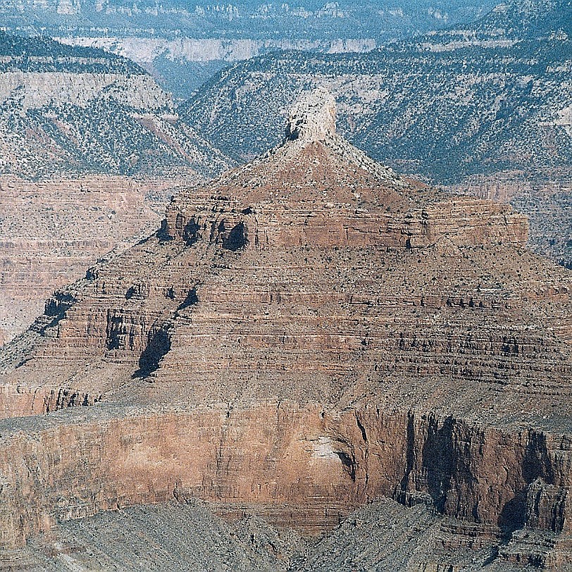 766 USA, Arizona, Grand Canyon Bereits vor über 3.000 Jahren lebten Menschen im Bereich des Grand Canyon. Die Desert Culture genannten Indianer waren Jäger und...