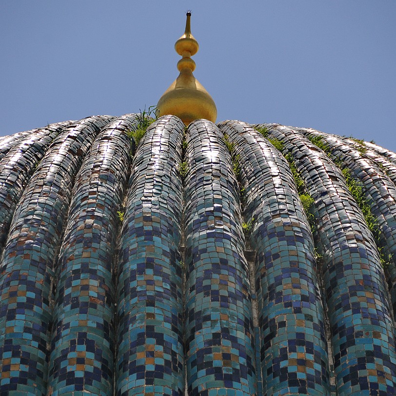 2012-05 Usbekistan [196] Nach dem Ende der Schaibanidendynastie fiel Samarqand in die Bedeutungslosigkeit zurück, entsprechend verfielen auch die Baudenkmäler. Erst nach dem Zweiten...