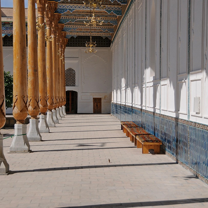 2012-05 Usbekistan [625] Besonders interessant ist malerischer Bogenbau  Sakkahana (wörtlich, Platz, der das Wasser bringt). Laut östlicher Tradition darf Sakkahana in der Form des...