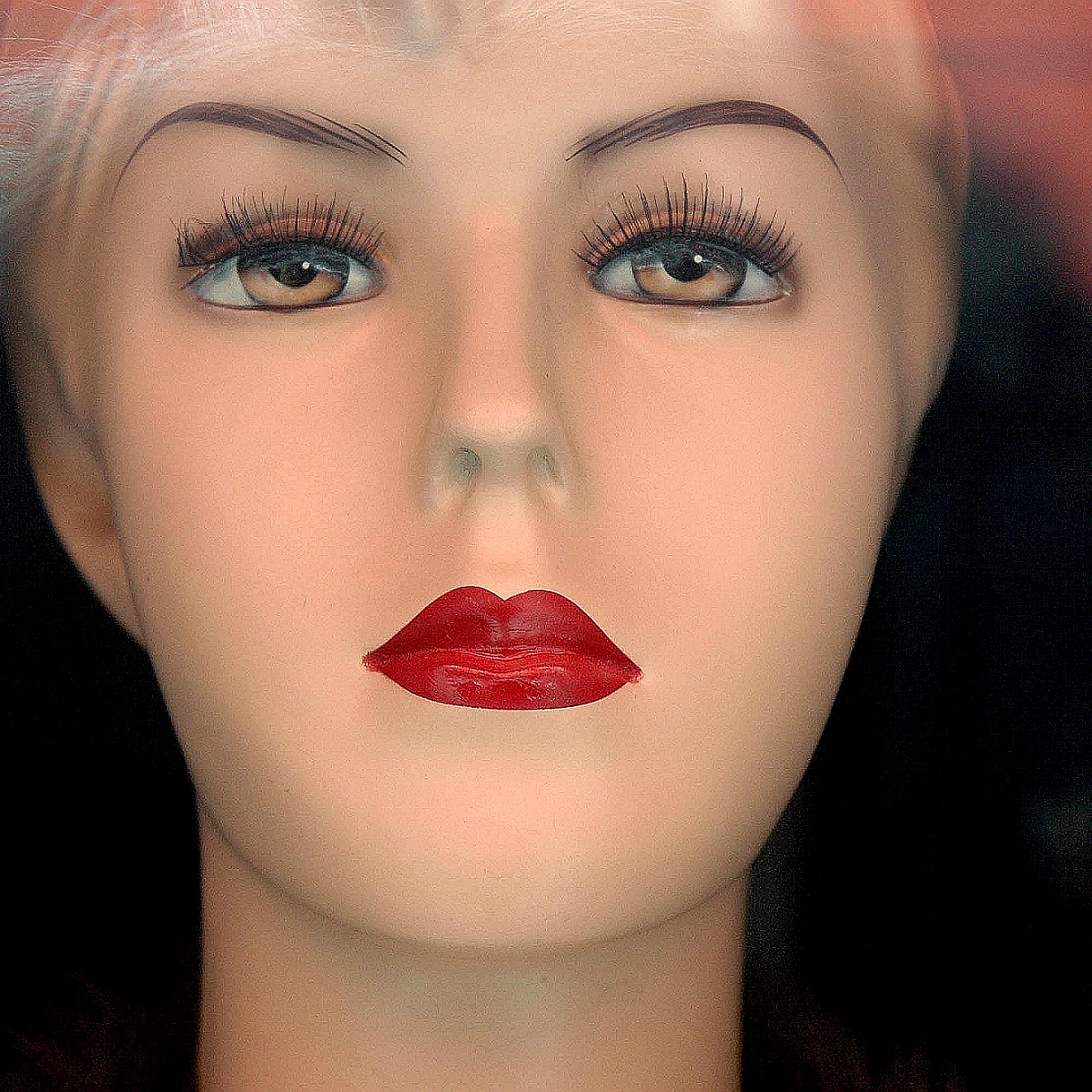 [GeoTagged] - DSC_4440 Schaufensterpuppe, Olbia, Sardinien, Italien