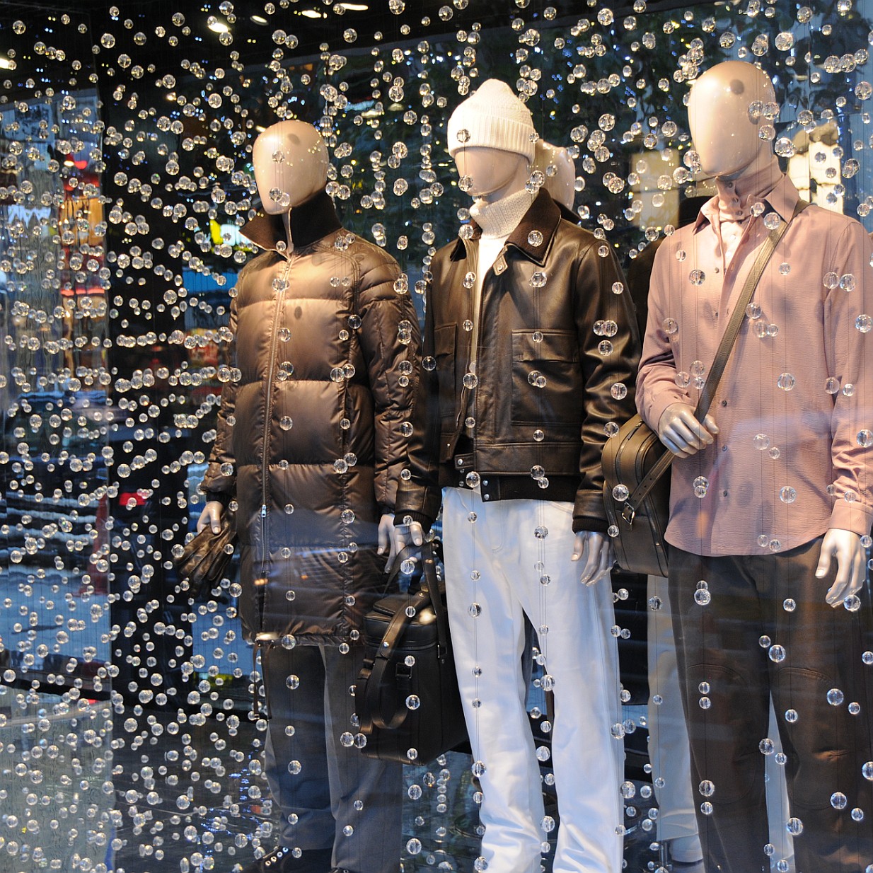 DSC_6126 Die Ginza ist ein als Hauptgeschäfts- und Vergnügungsviertel bekannter Stadtteil des Tokioer Stadtbezirks Chuo mit einer Vielzahl von Restaurants, Theatern,...