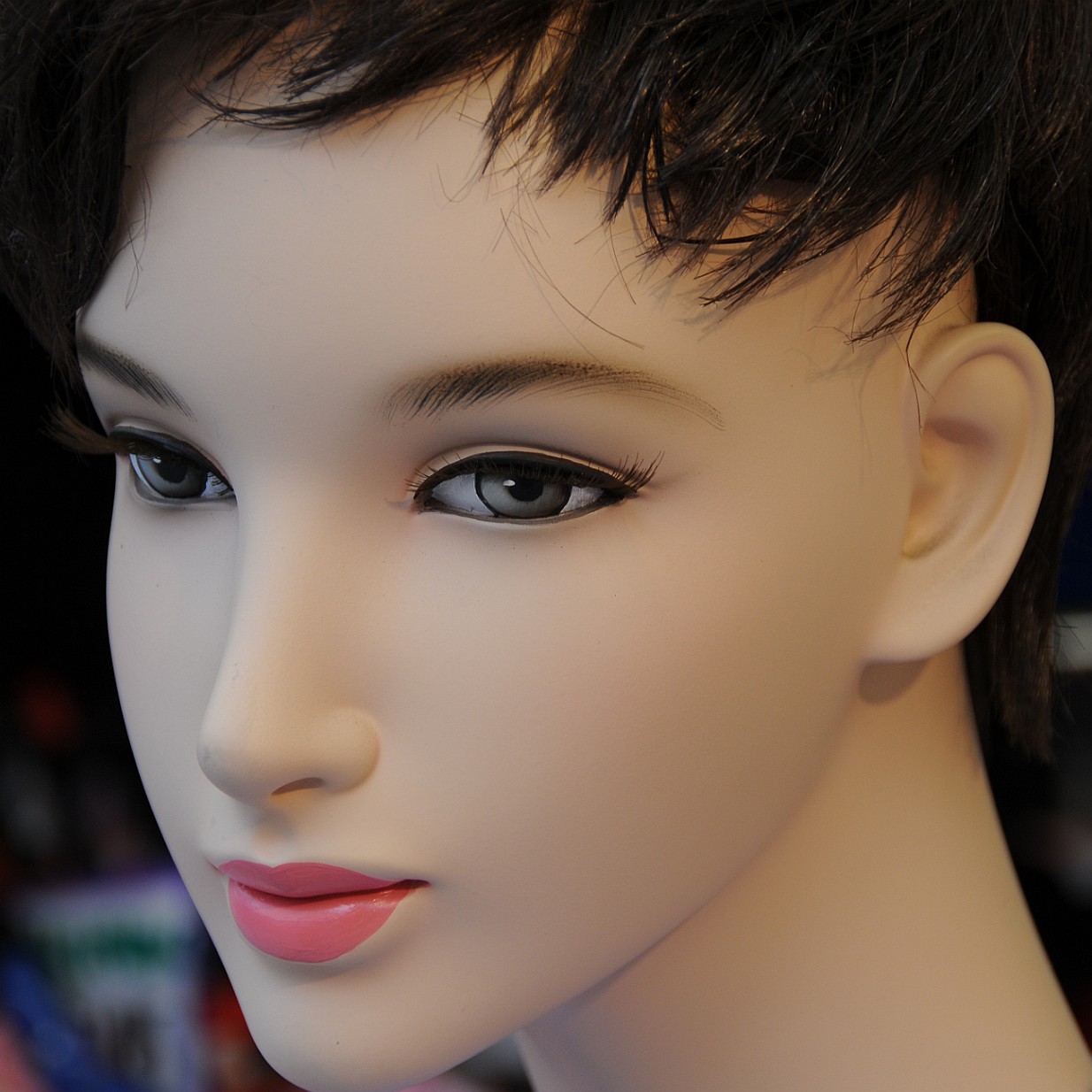 DSC_6450 Asakusa (ausgesprochen Asak'sa, dt. flaches Gras) ist ein Stadtteil im Tokioter Stadtbezirk Taito. Asakusa liegt am östlichen Ende der Tokyo Metro Ginza-Linie,...